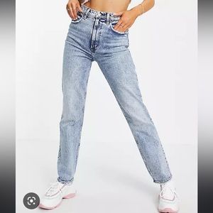 ABERCROMBIE ULTRA HIGH RISE 90s STRAIGHT JEANS